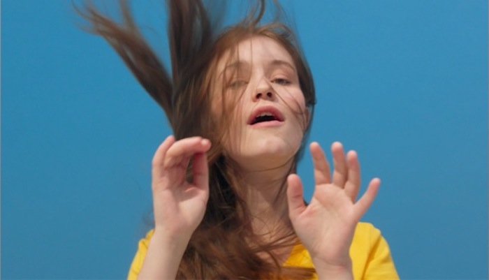 Sigrid - 'Strangers' music video.